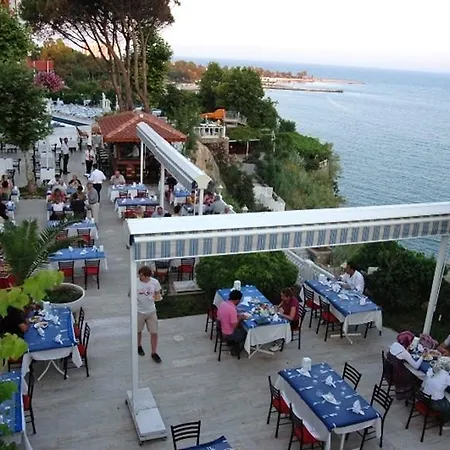Ξενοδοχείο Lara (adults Only) 3*