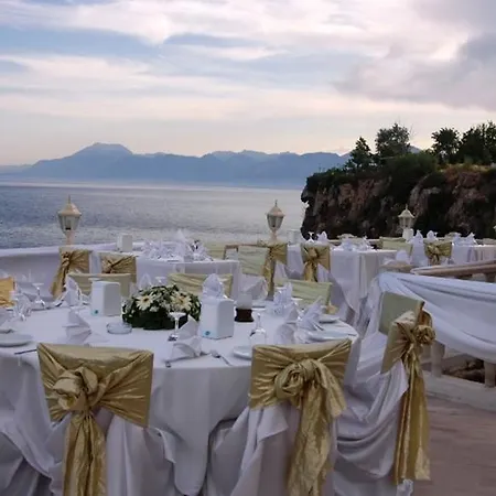 Lara (adults Only) 3*