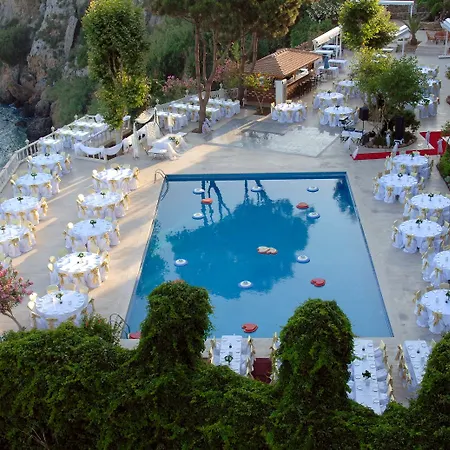 Lara (adults Only) 3*